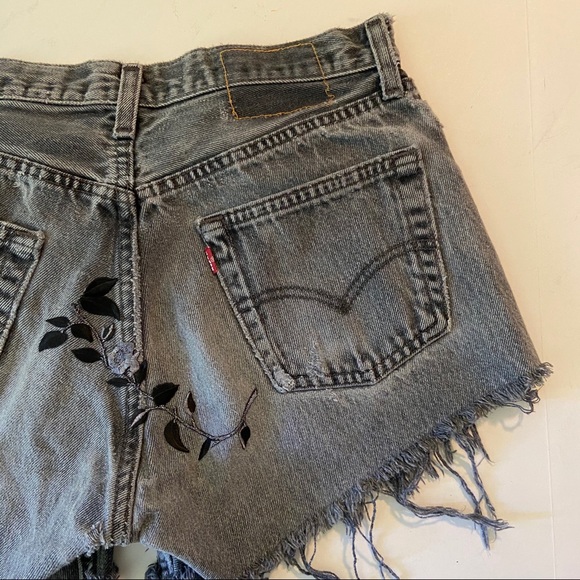 Levi’s Urban Renewal by UO Black Denim Shorts NWT - Picture 2 of 7